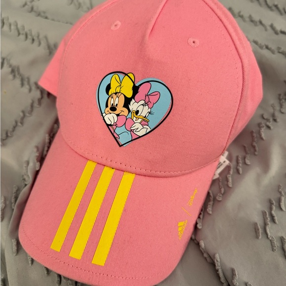 Disney Adidas Pink Cap with Minnie and Daisy Heart Design - Picture 1 of 2